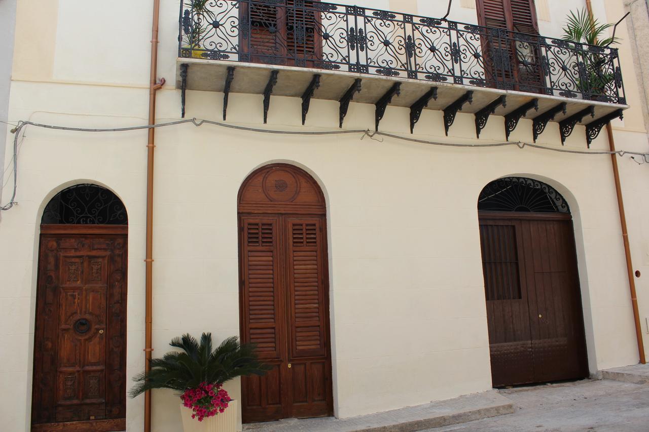 Palazzo Taormina Apartment Castellammare del Golfo Bagian luar foto