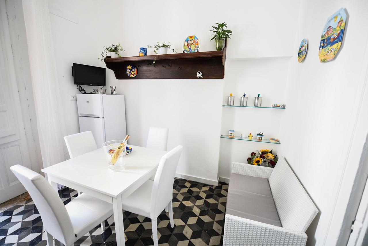 Palazzo Taormina Apartment Castellammare del Golfo Bagian luar foto